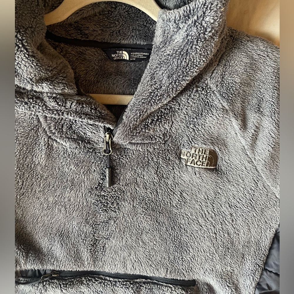 North Face Quarter Zip Fleece Pullover